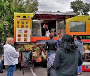 リノの夏の花金はグルメ屋台で！Food Truck Friday -Reno Street Food